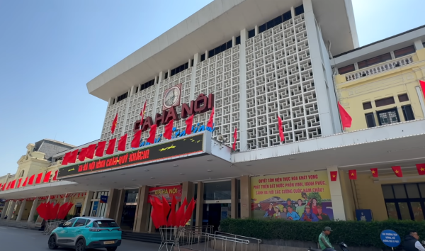 Review trải nghiệm Tàu Hoa Phượng Đỏ từ Hà Nội đi Hải Phòng 2 Ga Hà Nội