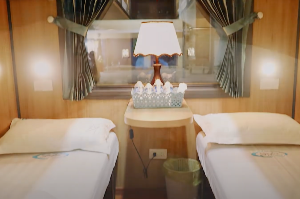 Mẹo chọn chuyến tàu Sông Lam Vinh Hà Nội 2 Giường nằm 4 khoang VIP Tàu Sông Lam